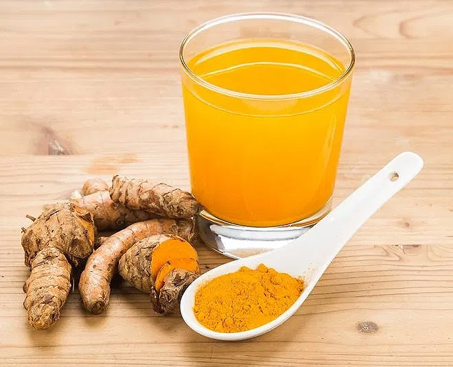 हळद व कोमट पाणि पिण्याचे फायदे, Benefits Of Drinking Haldi Or Turmeric Water Everyday