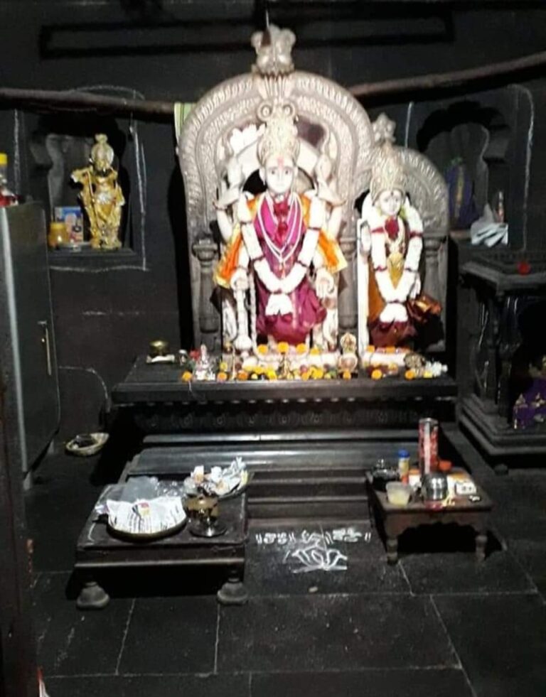 Purvabhimukh Vishnu Mandir 3 पूर्वाभिमुख विष्णू मंदिर वाई, सातारा